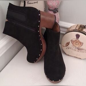 Torrid Black Faux Suede Platform Clog Bootie Sz 10WW NWT
